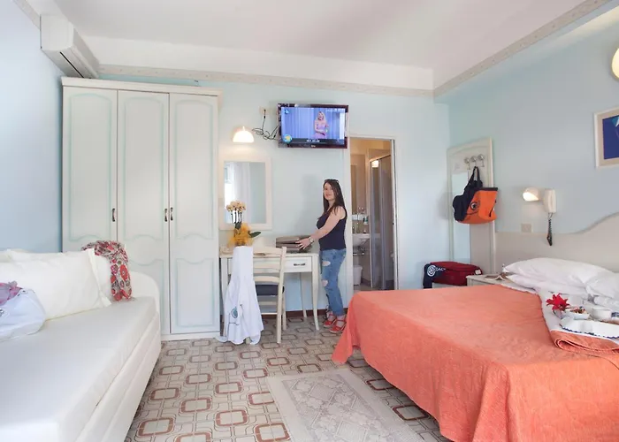 Cadiz 3*