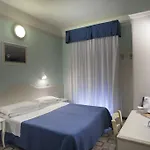 מלון Cadiz רימיני